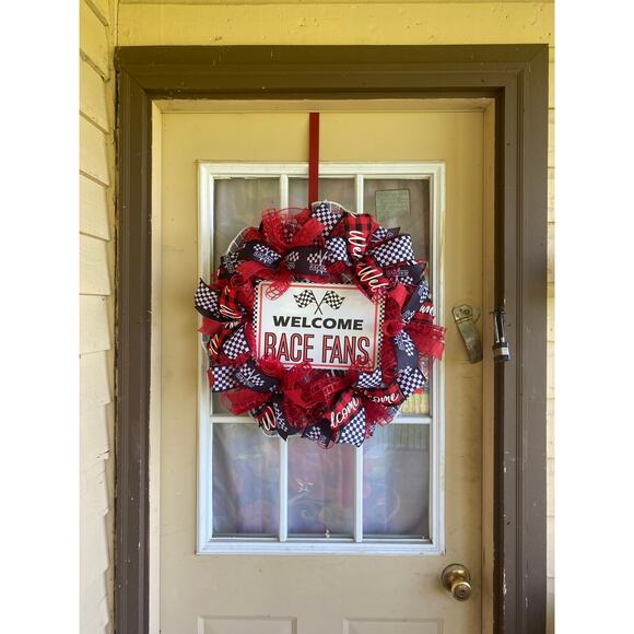 Welcome Race Fans Wreath | Racing Decor | Black, Red & White Checkered Flag - Picture 8 of 8